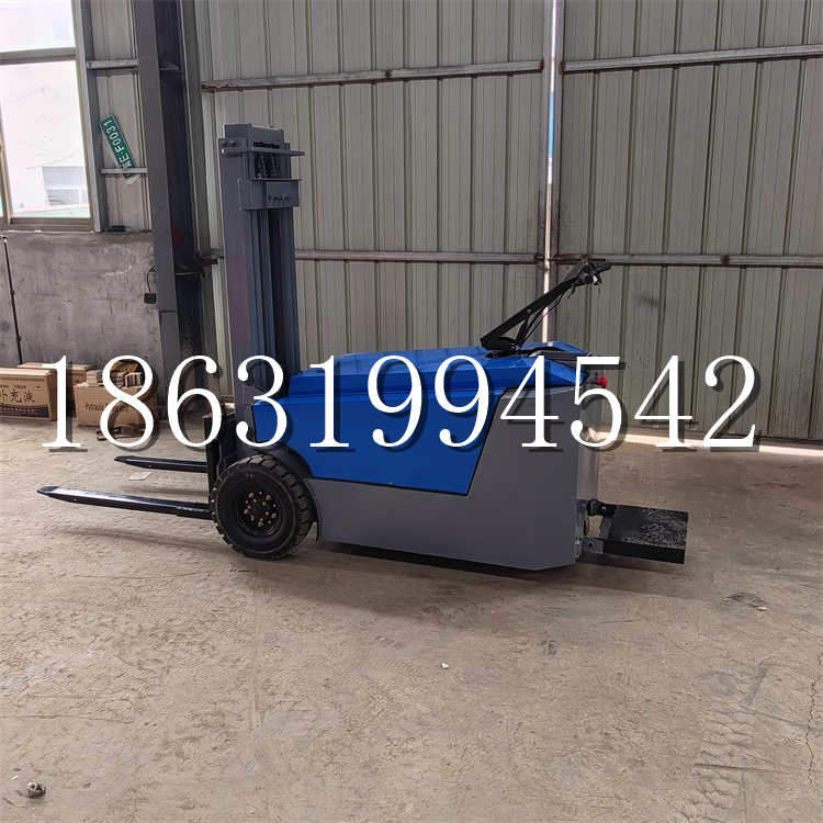 扶余市全电动叉车插腿式堆高车液压装卸车1.5吨升高小型站驾式铲车